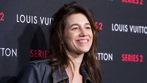 Charlotte Gainsbourg tỏa sáng sau bê bối thời tuổi vị thành niên