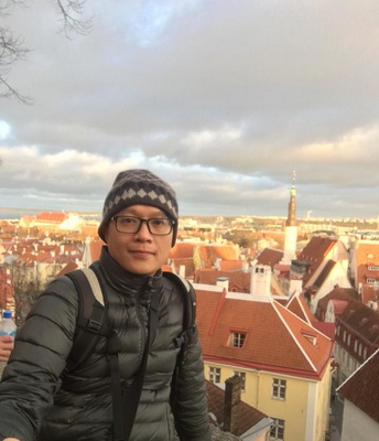 Mỗi hành trình của Vũ Danh Tuấn dường như luôn có những độc giả dõi theo, ngay phía sau anh. Mỗi hành trình của Vũ Danh Tuấn dường như luôn có những độc giả dõi theo, ngay phía sau anh.