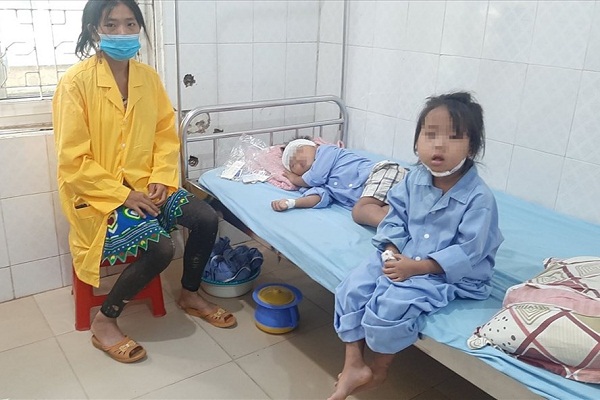 3 học sinh bị thương vẫn đang được điều trị tại Bệnh viện đa khoa huyện Văn Bàn.