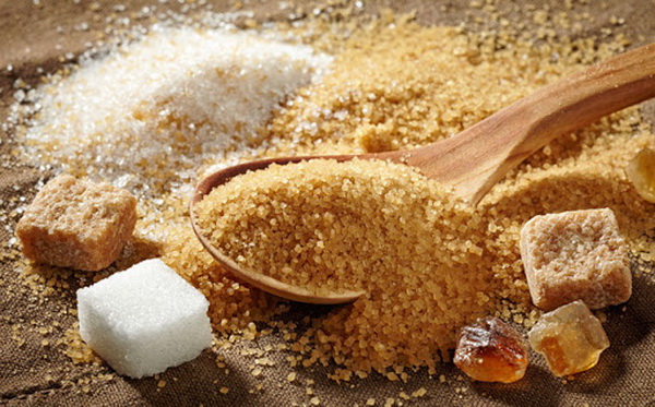 Tốt nhất là nên sử dụng đường cát/ đường nâu, mật ong trong khi chế biến các món ăn…, không nên sử dụng đường tinh luyện.