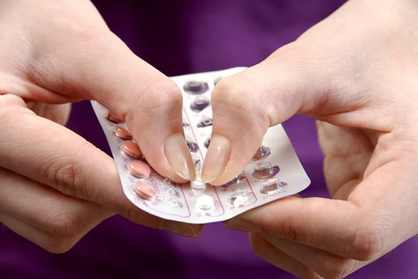 Hãy cẩn trọng khi dùng liệu pháp hormon thay thế.