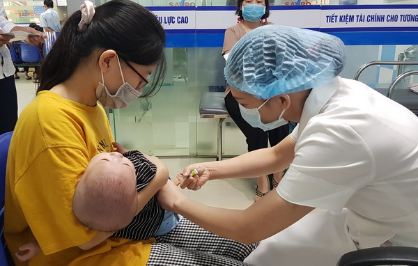 Tiêm vắc-xin là biện pháp hữu hiệu nhất giúp trẻ phòng ngừa các bệnh truyền nhiễm nguy hiểm.