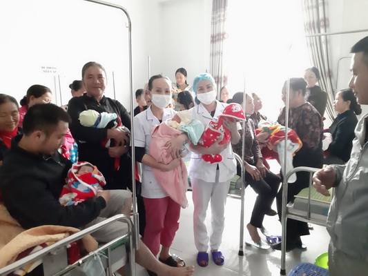Trong những ngày mưa lũ vừa qua, BV đã tiến hành đỡ đẻ và mổ đẻ thành công cho 26 sản phụ.