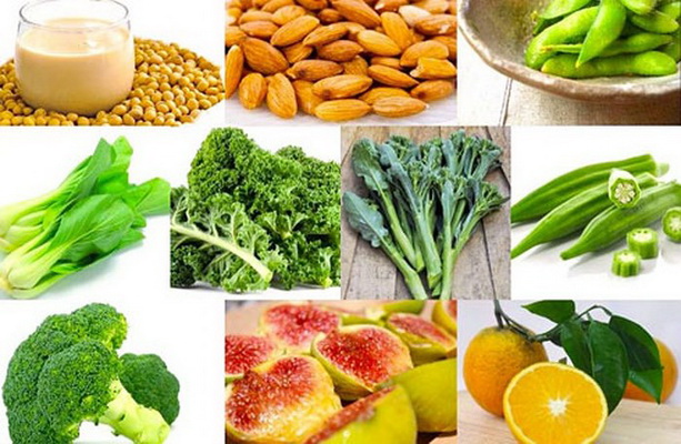 Rau xanh chứa nhiều chất xơ giúp hạn chế sự tái hấp thụ oxalat.