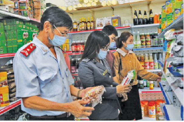 Kiếm tra ATTP ngày cận Tết.