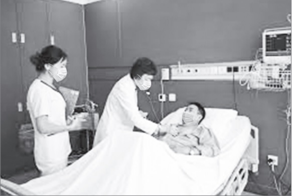 Chăm sóc người bệnh là sứ mệnh thiêng liêng của người thầy thuốc.