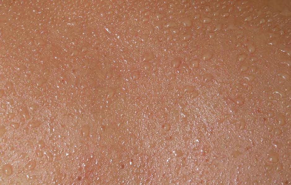 Nguyên nhân gây đổ mồ hôi nhiều sau tuổi 40