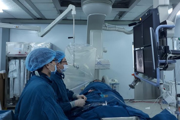 Quảng Trị: Phẫu thuật thành công bít dò động mạch cảnh xoang hang