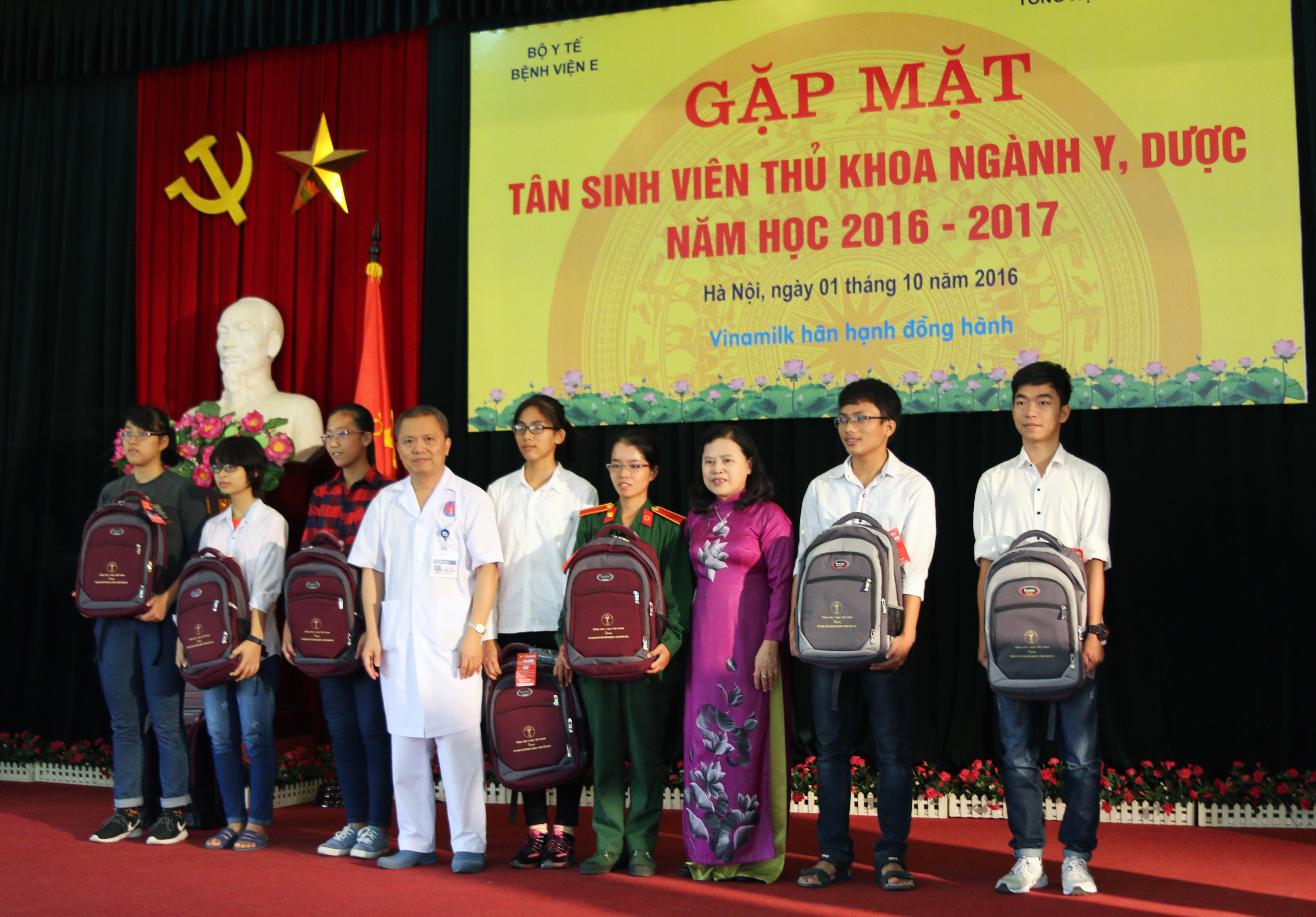 Nam sinh Khánh Hòa đạt thủ khoa Y học cổ truyền, ĐH Y Dược TPHCM - Ảnh 3.