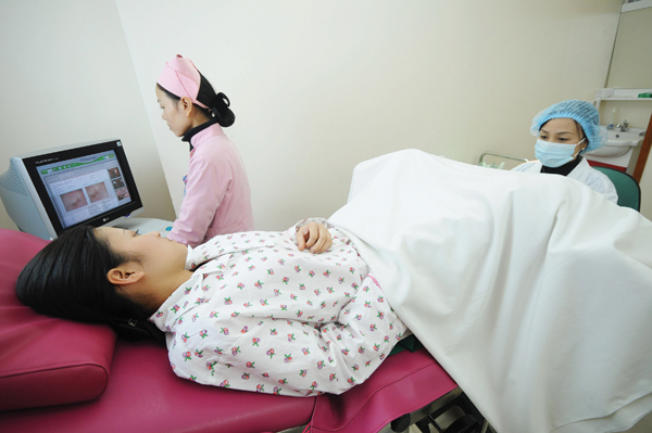 Chảy máu tử cung bất thường có nguy hiểm không?- Ảnh 2. Chẩn đoán và xử trí xuất huyết tử cung bất thường