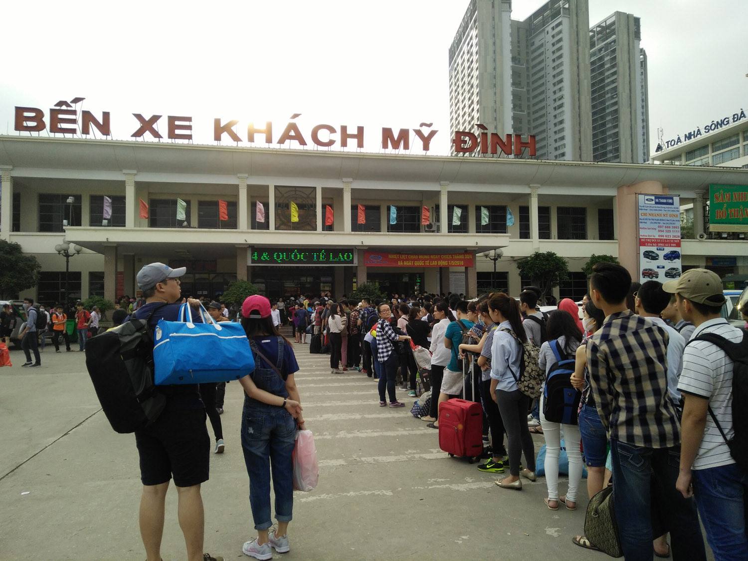 Đảm bảo vé tàu xe cho người dân trong dịp Tết 2017
