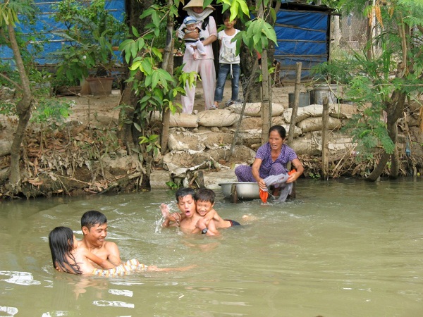 Ngăn chặn đuối nước trong mùa hè