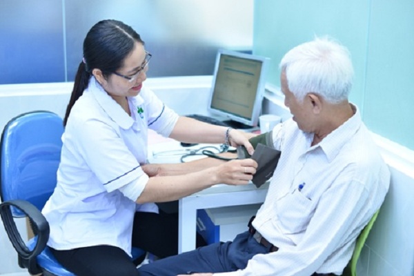 Xã hội hóa các trạm y tế xã, phường: Ðánh thức những tiềm năng