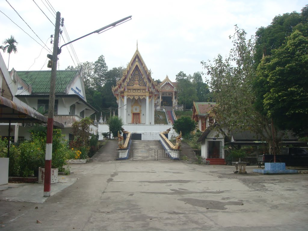 Campuchia, mùa sen đỏ