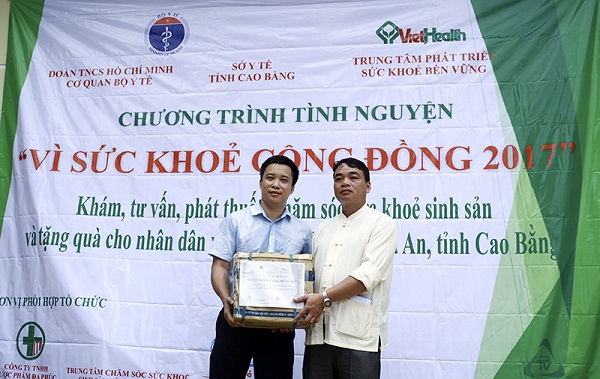 500 người dân xã Dân Chủ, huyện Hòa An, Cao Bằng được tư vấn sức khỏe, phát thuốc miễn phí