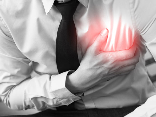 Thuốc lá điện tử làm tăng nguy cơ đau tim, đột quỵ