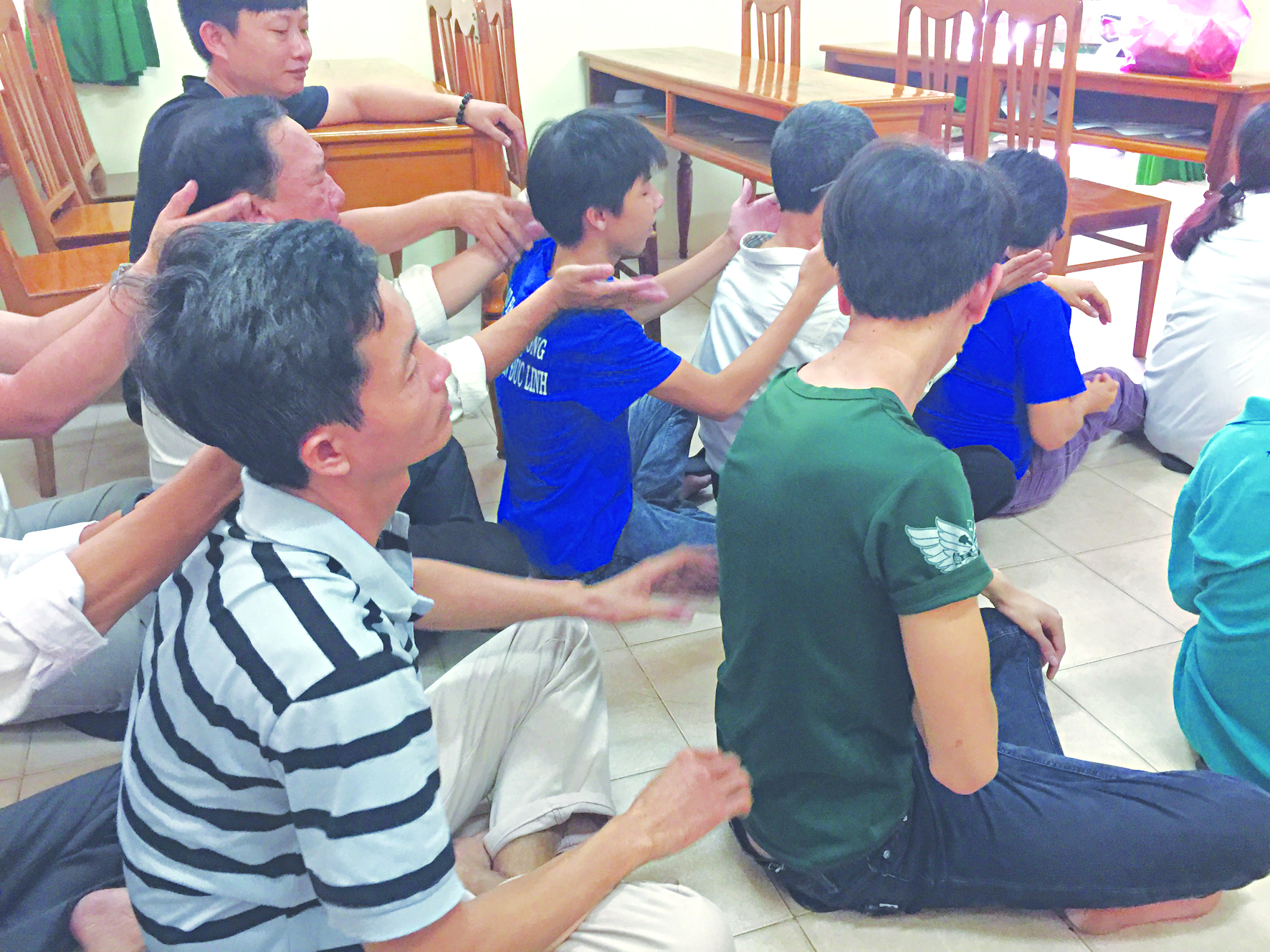 Cộng thông với người mù trong cuộc sống