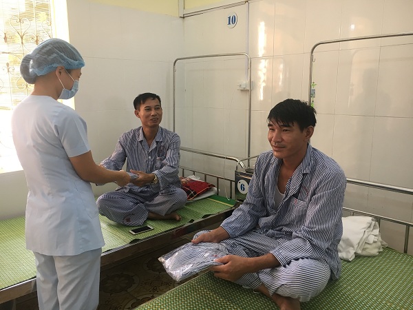 Xua tan nỗi sợ... dùng trang phục người bệnh