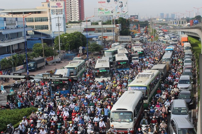 Chuyện phiếm về giải quyết ách tắc giao thông