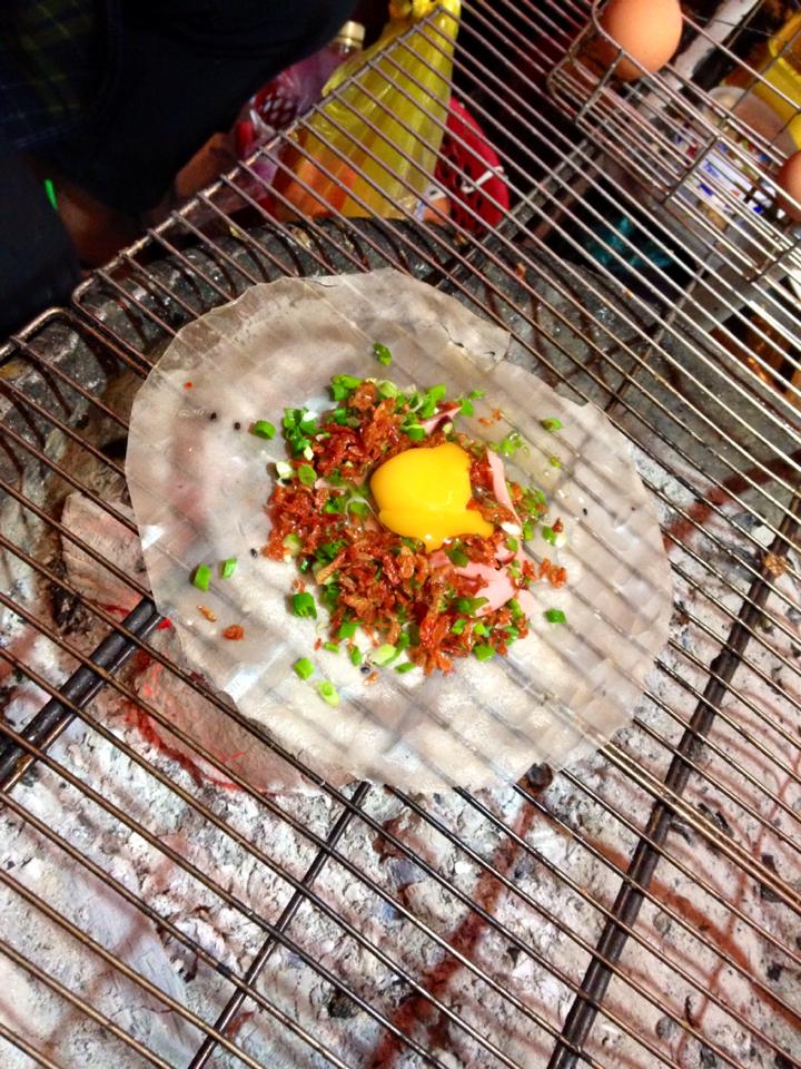 Món bánh căn và pizza Đà Lạt.