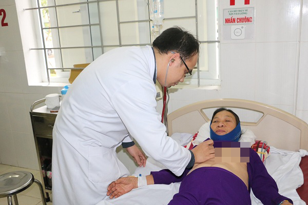 Hà Tĩnh: 6 người bị ngộ độc khí CO do đốt than sưởi ấm khi nằm ngủ