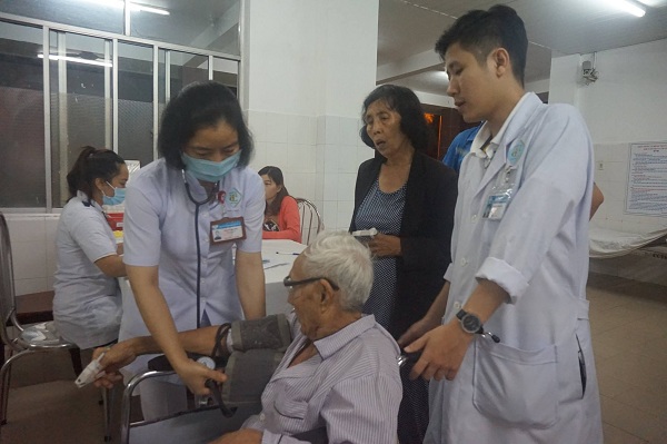 Phòng cấp cứu trong thời khắc đếm ngược