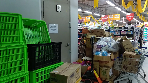 Chiếm dụng hành lang thoát hiểm chung cư: Nguy hiểm chực chờ