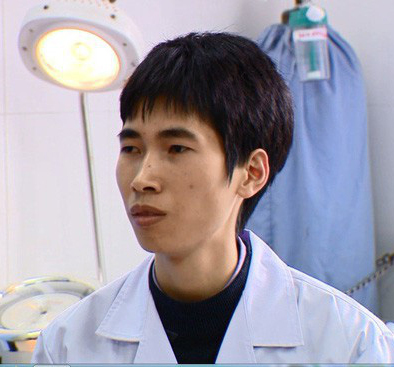 Giọt nước mắt tủi hờn của người thầy thuốc