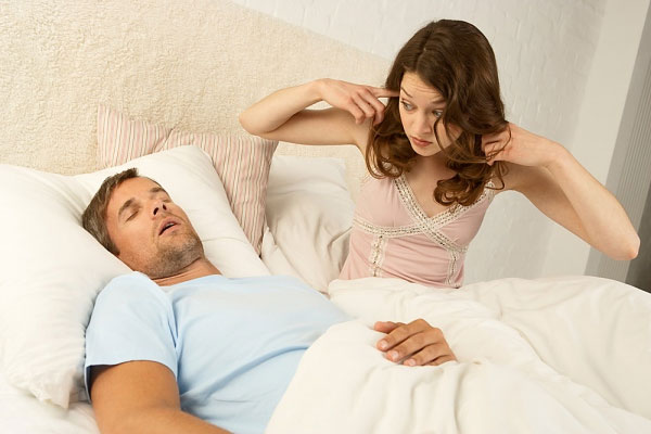 Giải mã những hành động lạ khi ngủ
