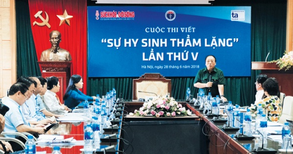 Báo Sức khỏe&Đời sống phát động Cuộc thi viết “Sự hy sinh thầm lặng” lần thứ V