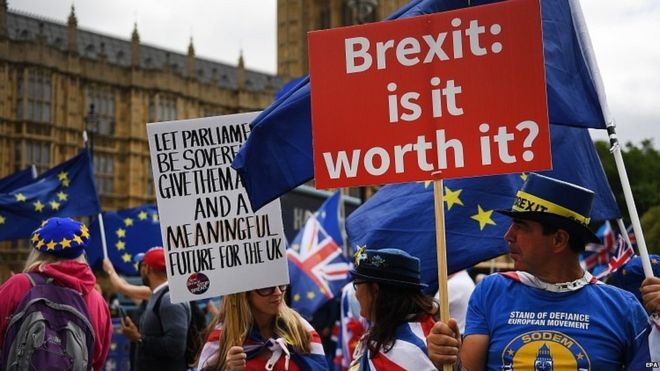 Brexit chính thức thành luật, Anh không còn đường lùi
