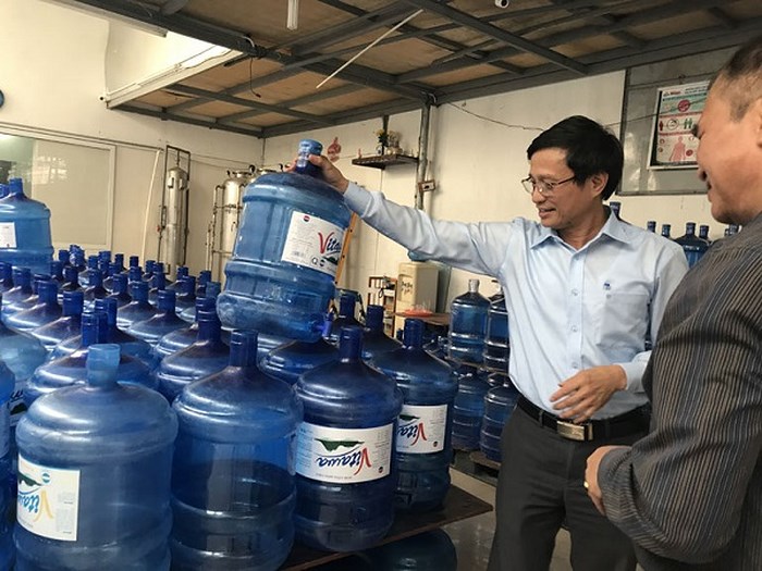 Quản lý an toàn thực phẩm nước đóng bình, đóng chai: Tưởng dễ mà không dễ