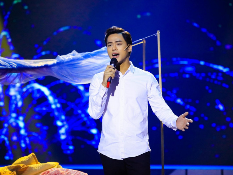 Nghệ sĩ trẻ PR bằng chuyện tình cảm: Nghịch dại, hại mình