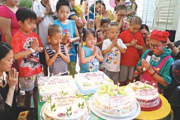 Công tác xã hội trong bệnh viện không chỉ quyên tiền cho bệnh nhân nghèo