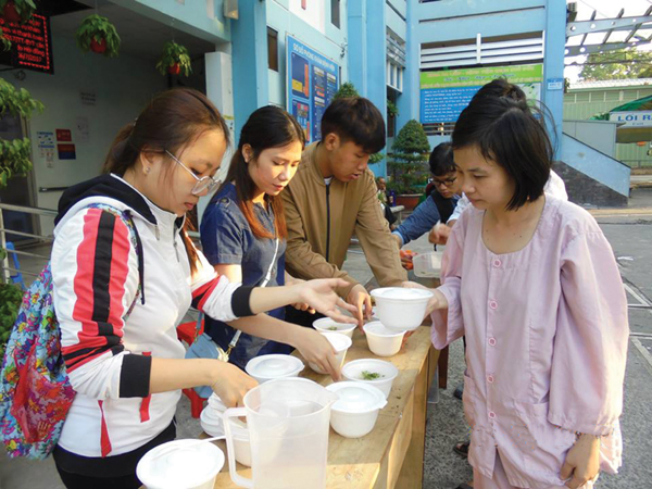 Nồi cháo lan tỏa yêu thương