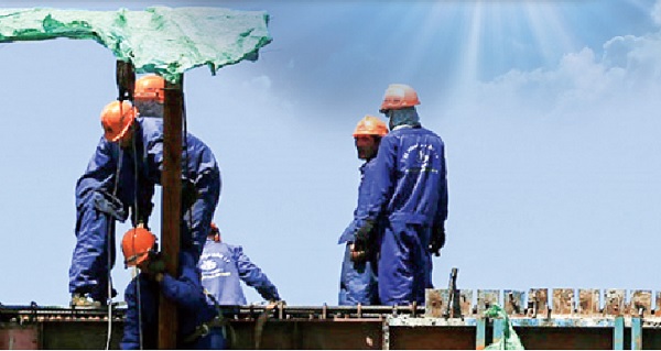 Lao động nhiều giờ ngoài trời nắng nóng 2 người tử vong, 1 người nguy kịch