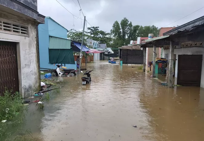 10 người chết do lũ tại miền Nam, mưa lớn chưa từng có ở Phú Quốc