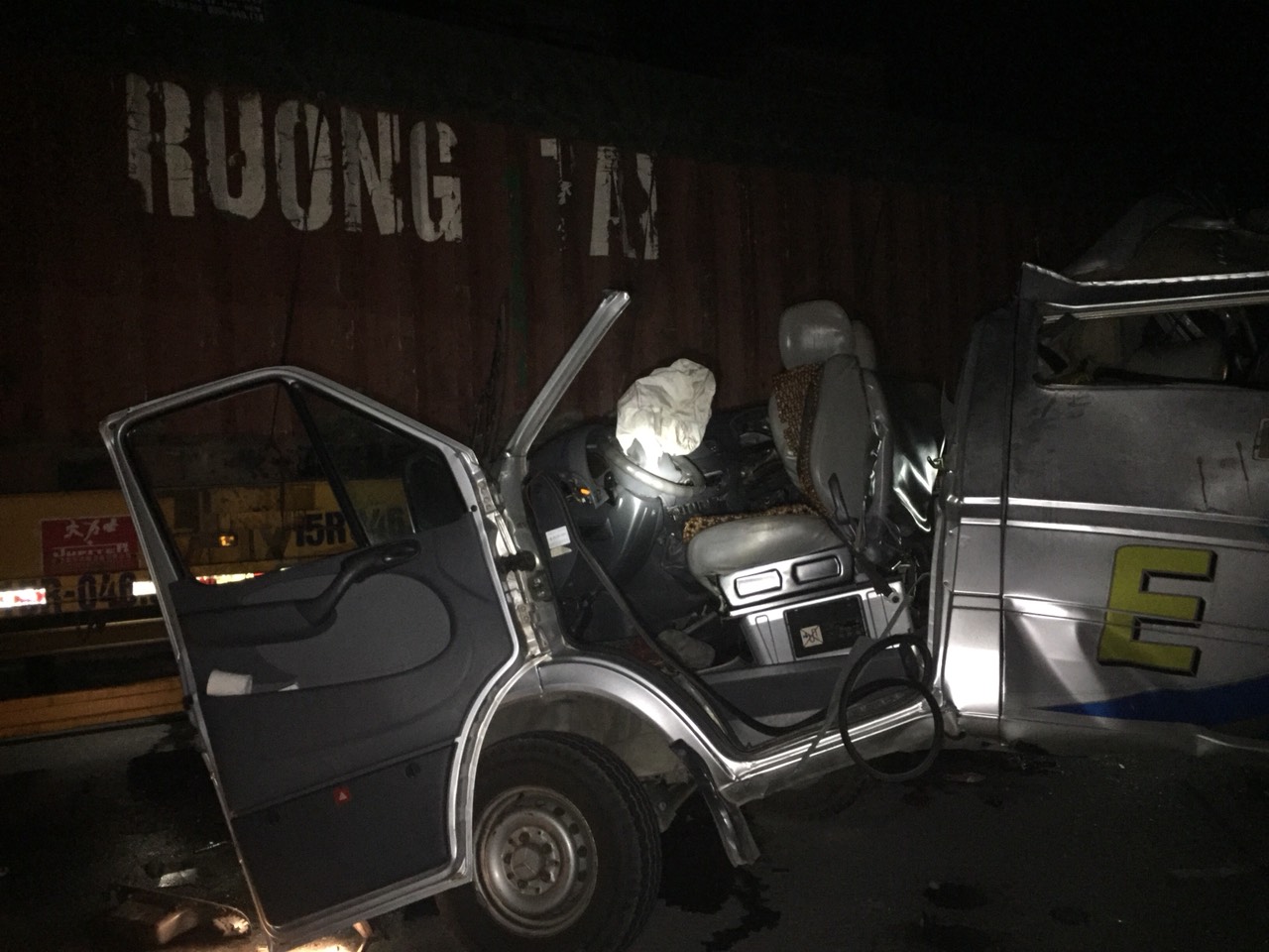 Hưng Yên: Tai nạn giao thông khiến 16 người bị thương
