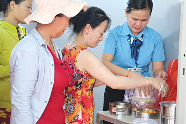 Nhà ăn miễn phí đầu tiên trong bệnh viện