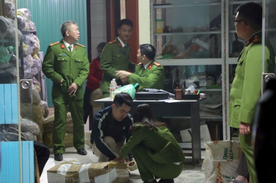 Bóc gỡ đường dây buôn lậu thuốc Bắc