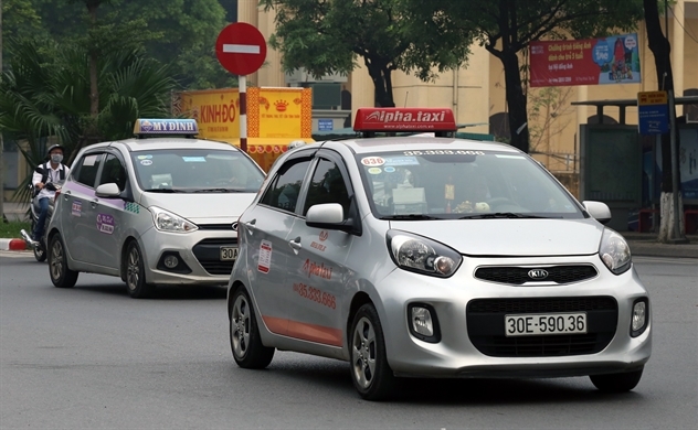 Giá xăng dầu giảm, cước vận tải vẫn “án binh bất động”