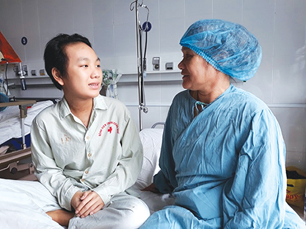 Trẻ thơ mang trái tim... người lớn