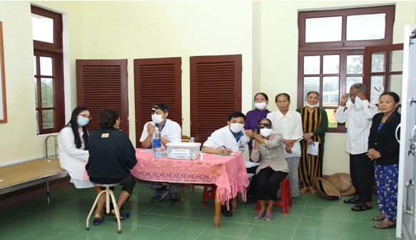 Các bệnh viện, sở y tế tích cực quyên góp, ủng hộ đồng bào miền Trung