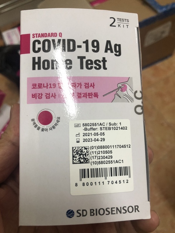 Hà Nội: Tạm giữ 400 hộp dụng cụ xét nghiệm COVID-19 không rõ nguồn gốc