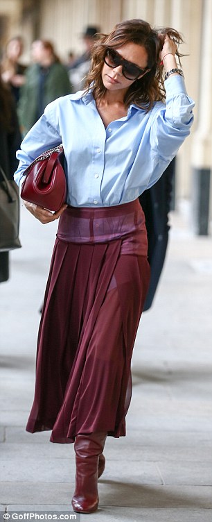 Con dâu nhà Beckham ăn mặc giống hệt mẹ chồng để ghi điểm  Tuổi Trẻ Online