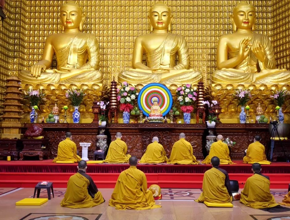 Phật tử yên tại nhà: Phật tử được khuyên đến việc thường xuyên tập luyện và tu tập để có thể đạt được sự bình an và sự cân bằng trong cuộc sống. Bạn có thể tham khảo những hình ảnh về Phật tử yên tại nhà để có thêm động lực và truyền cảm hứng.