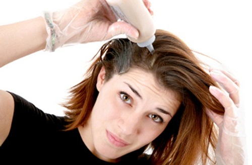 Những nghiên cứu gần đây cho thấy có một mối liên hệ giữa ung thư và việc nhuộm tóc. Tuy nhiên, nếu bạn biết cách chọn sản phẩm phù hợp và có thói quen chăm sóc tóc đúng cách, việc nhuộm tóc không đem lại rủi ro nhiều cho sức khỏe của bạn. Hãy cùng xem hình ảnh và tìm hiểu thêm về sự liên quan giữa ung thư và nhuộm tóc.