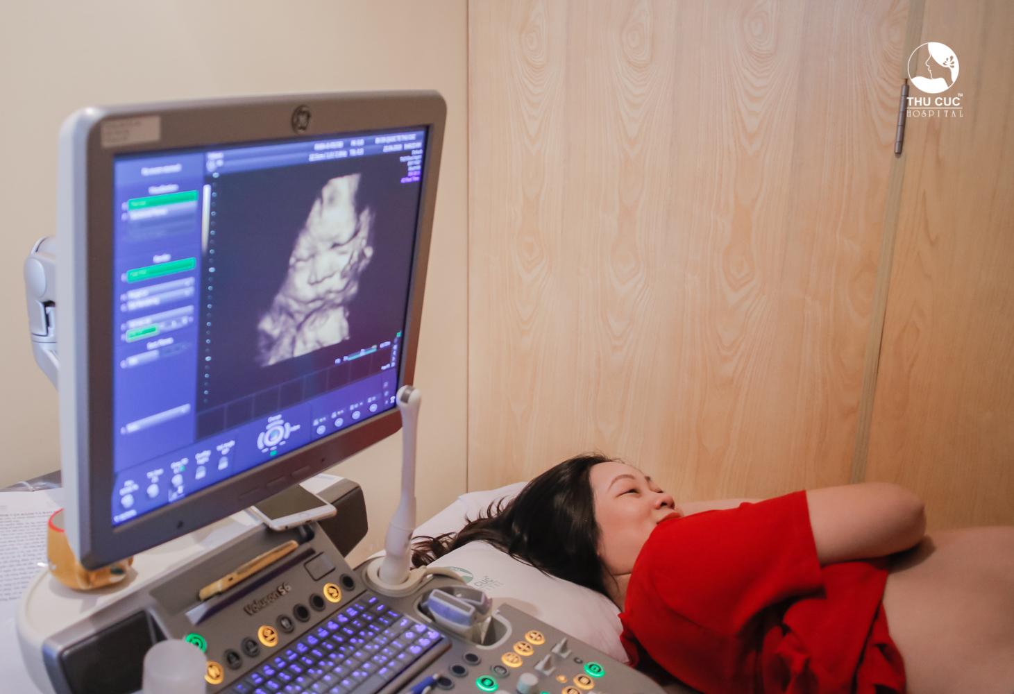 Tử cung có vách ngăn: Hình ảnh về tử cung có vách ngăn sẽ giúp người xem hiểu rõ hơn về cơ thể phụ nữ và vai trò của tử cung trong quá trình mang thai. Đồng thời, những thông tin về việc giảm thiểu các tác động tiêu cực đến sức khỏe của tử cung cũng sẽ được chia sẻ chi tiết và rõ ràng.