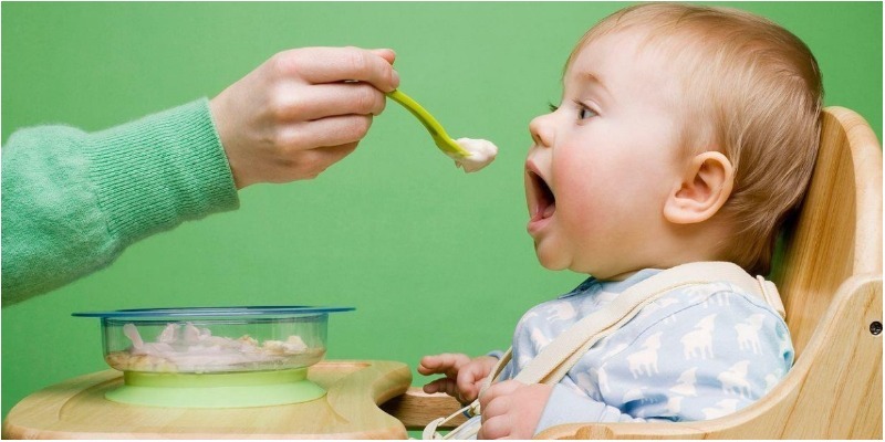 Tiêu chảy liên quan đến những thực phẩm trẻ ăn hàng ngày