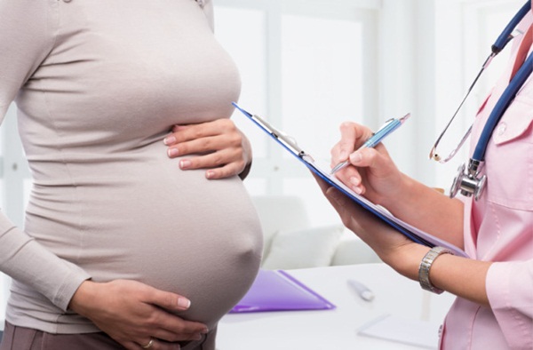 Mẹ bầu cần tuân thủ theo những xét nghiệm do bác sĩ chỉ định